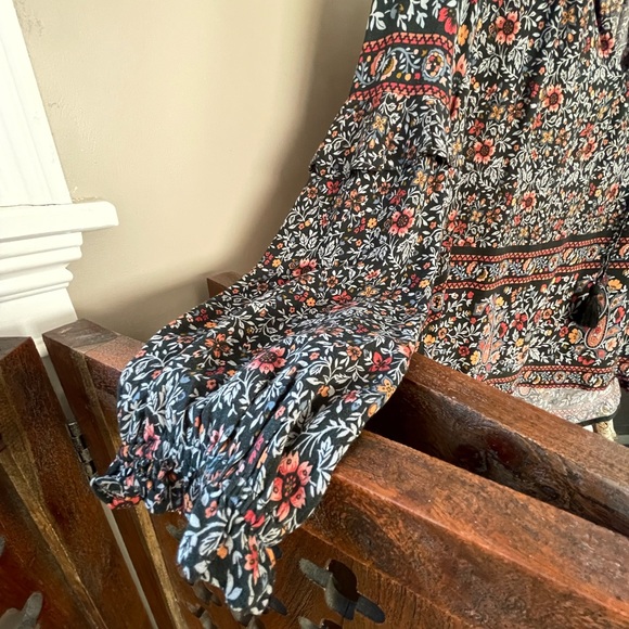 American Eagle floral tunic top - Picture 4 of 4